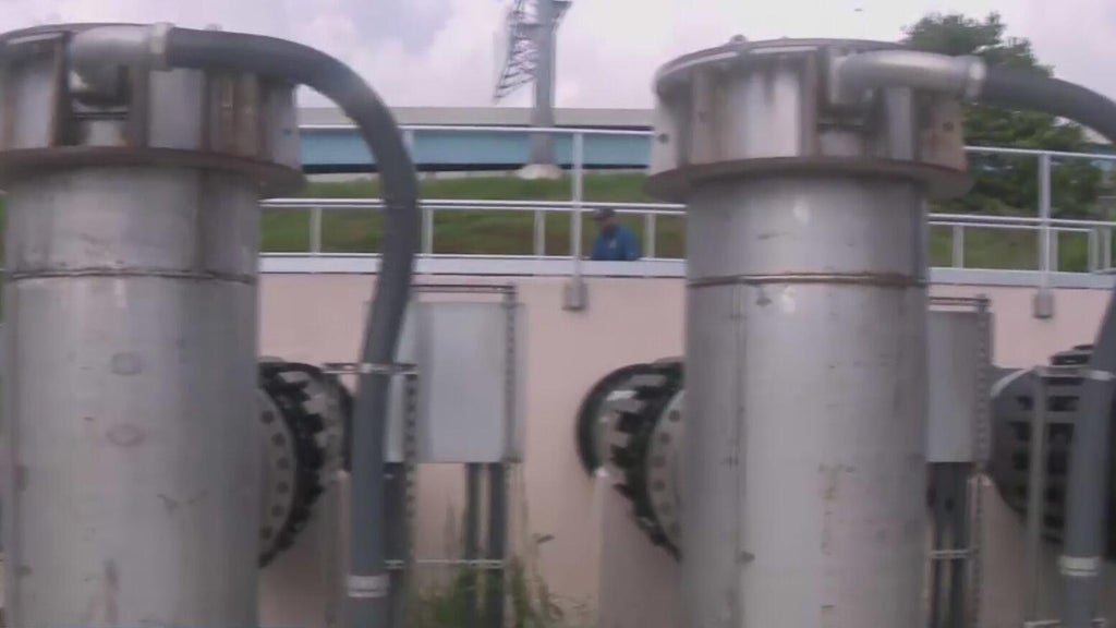 Fort Lauderdale stormwater pumps tested by heavy rain as residents prepare for king tides in flood-prone neighborhoods — CBS Miami, Williston Schools news